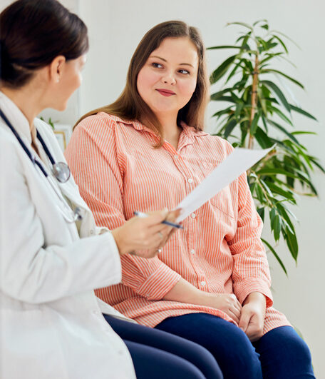Mujer-con-doctora